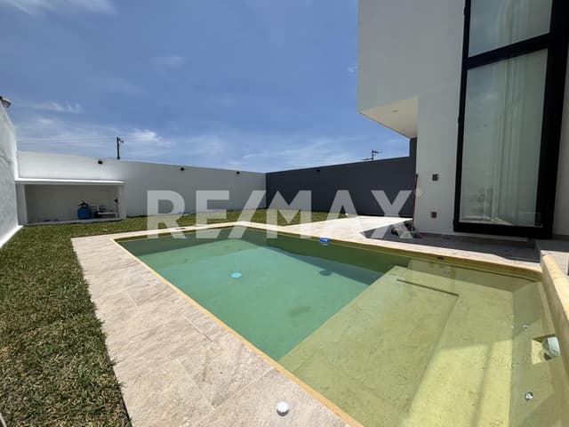 CASA EN VENTA FRACCIONAMIENTO JARDINES DE TLAYACAPAN