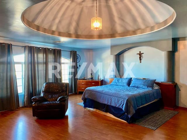 CASA EN VENTA LOMAS DE AGUA CALIENTE