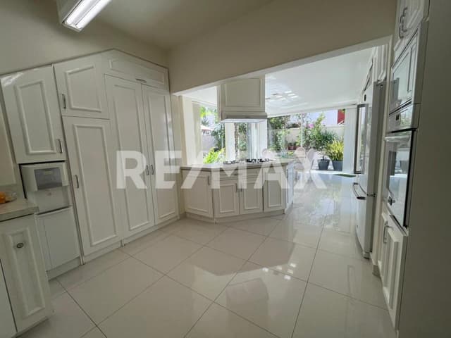 CASA EN VENTA EN LA PERLA RESIDENCIAL, PLAYAS DE TIJUANA