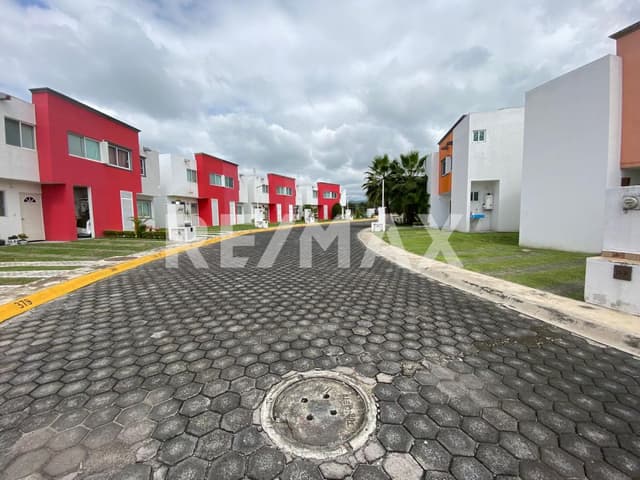 VENTA DE CASA EN CONDOMINIO RESIDENCIAL
