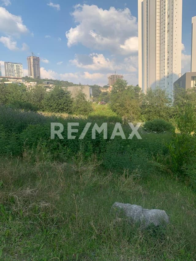 TERRENO EN VENTA EN BOSQUE REAL