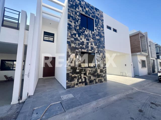 CASA EN VENTA EN LOS VIÑEDOS 