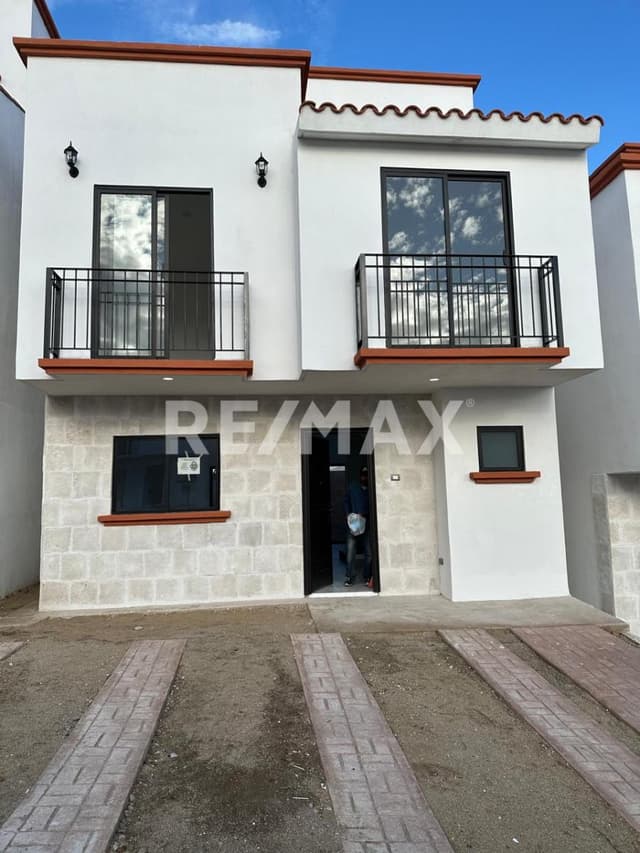 VIÑEDOS DEL MAR - CASA EN VENTA - ENSENADA 