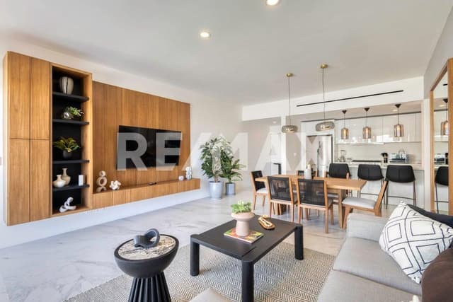 Marea, Cormoran Av. Paseo del Pescador 403