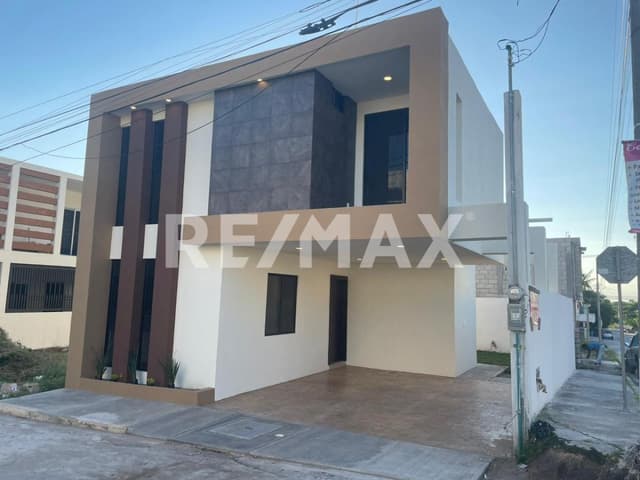 Casa en venta, Colonia Jardines de champayan, Ciudad Tampico.