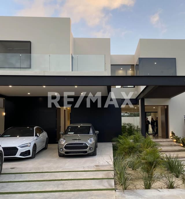 Casa en Venta en Compostela, zona exclusiva del Country de Mérida
