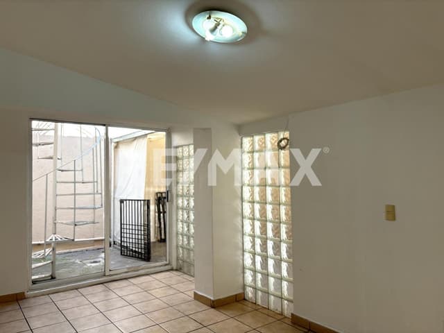 Venta Casa 4 recamaras en Jardines de San Mateo