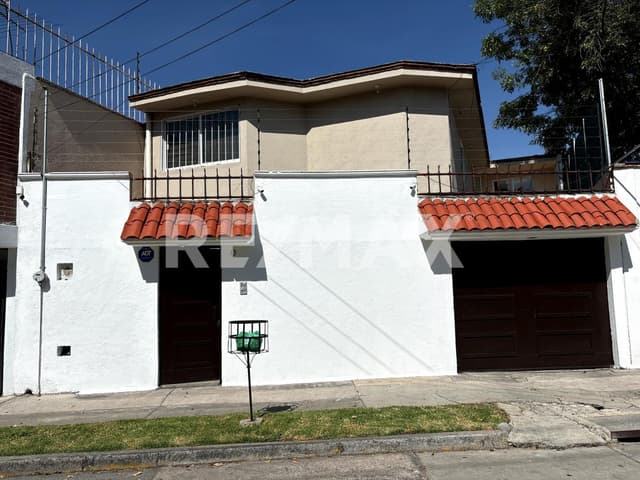 Venta Casa 4 recamaras en Jardines de San Mateo