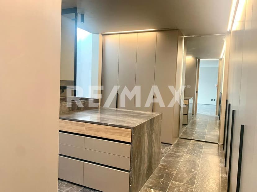 CASA EN VENTA EN LOMAS DEL CAMPANARIO NORTE 