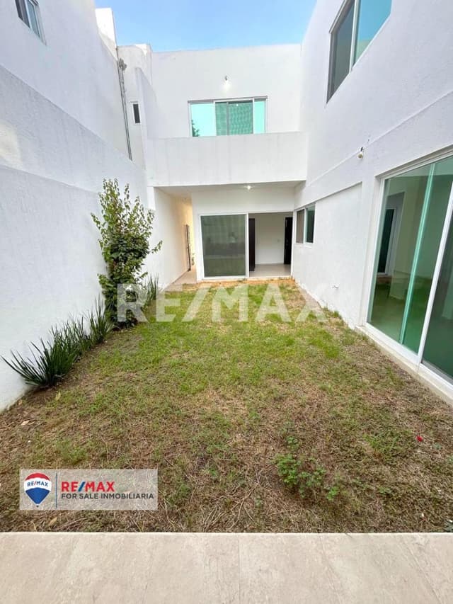 Venta de casa en el Centro de Jiutepec, Morelos...Clave 5289