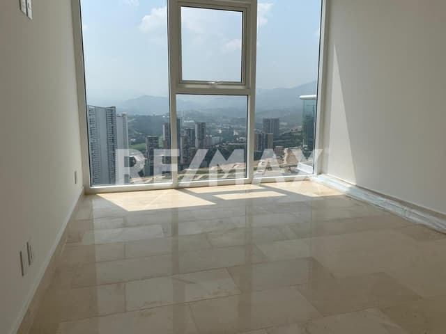 Departamento en Venta en Five Bosque Real 
