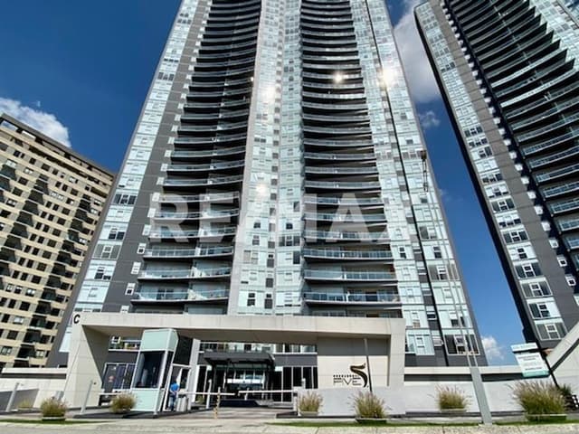 Departamento en Venta en Five Bosque Real 