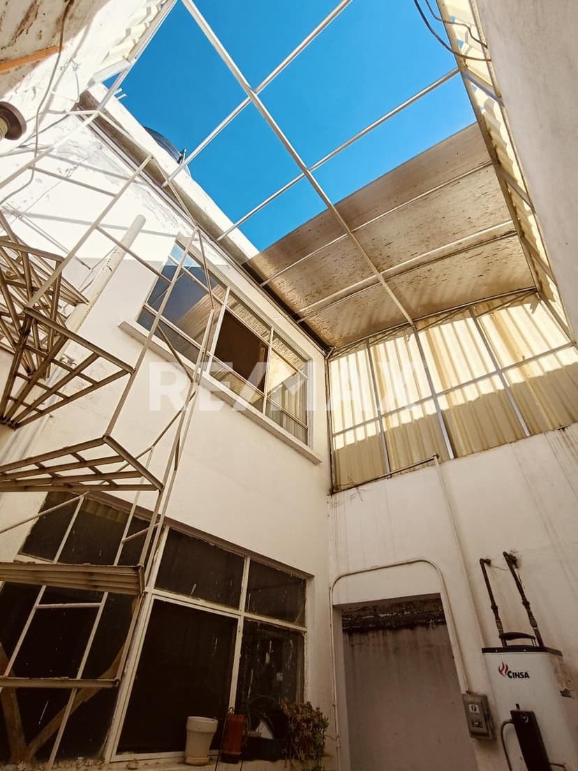 Amplia Casa en venta de una planta en Colonia Guillermina