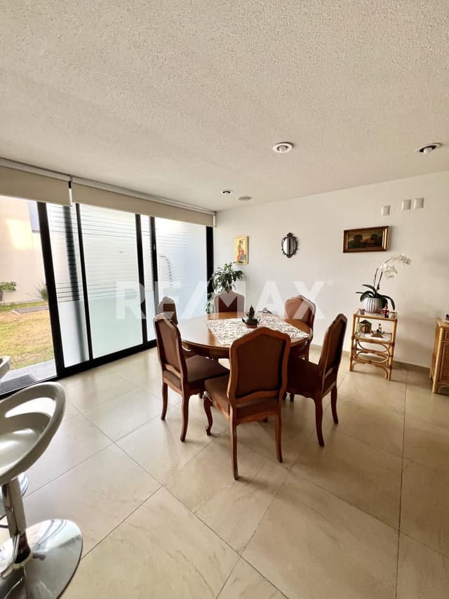 CASA EN VENTA EN ZIBATA QUERETARO