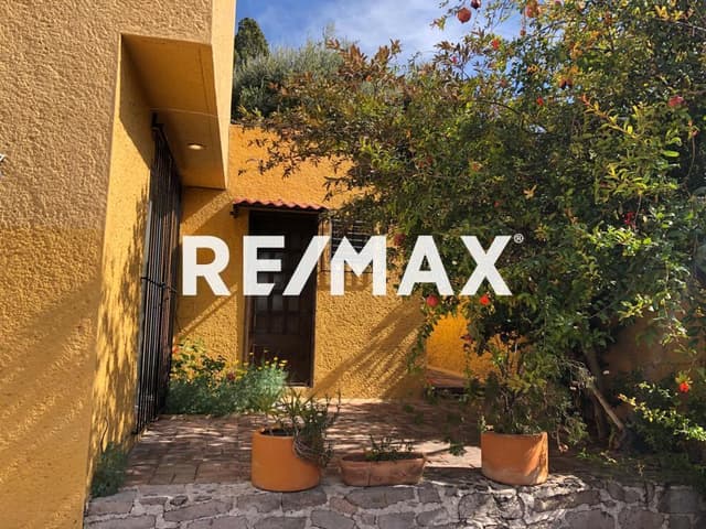 CASA EN VENTA EN ARBOLEDAS 