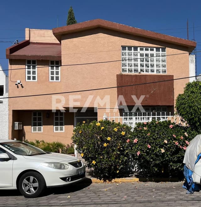 CASA EN VENTA EN LOMAS DEL MARMOL
