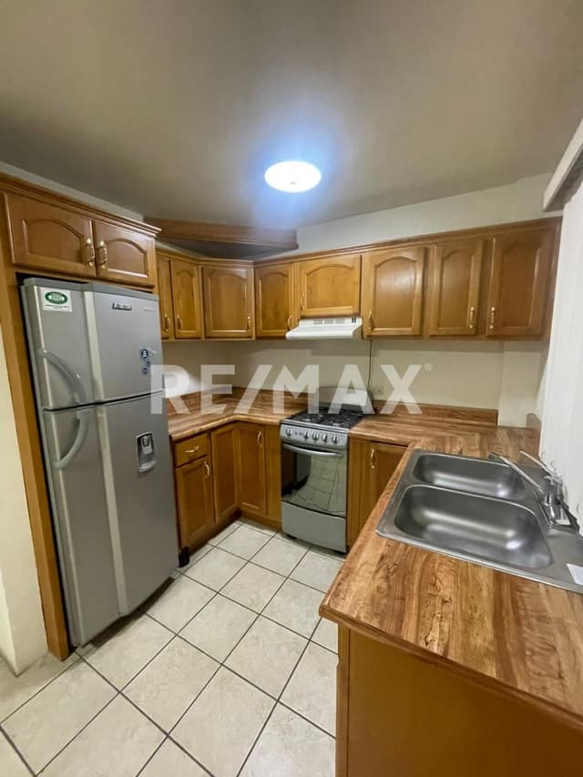 Casa en venta en Fraccionamiento Colinas del Rey Tijuana