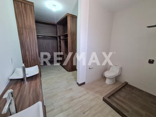 CASA EN VENTA EN ALTOZANO LA NUEVA LAGUNA