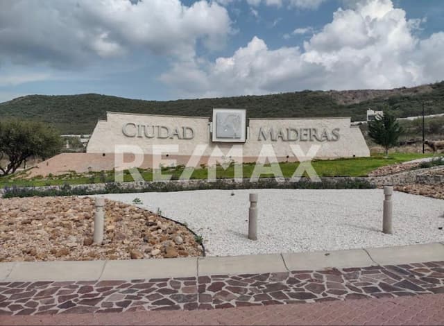 VENTA DE TERRENO EN CIUDAD MADERAS MONTAÑA 