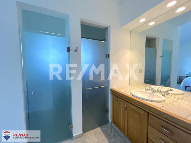 Venta de casa en el exclusivo Fracc. Tabachines, Cuernavaca, Morelos...Clave 5360