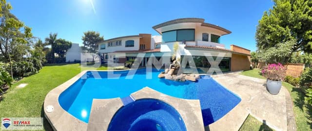 Venta de casa en el exclusivo Fracc. Tabachines, Cuernavaca, Morelos...Clave 5360