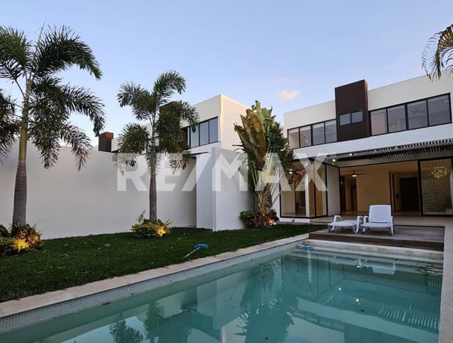 CASA EN VENTA EN UNA PRIVADA RESIDENCIAL EN TEMOZÓN NORTE