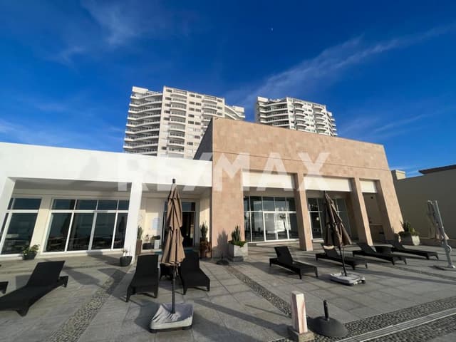 Luxury Condo Beach Front At Palacio del Mar