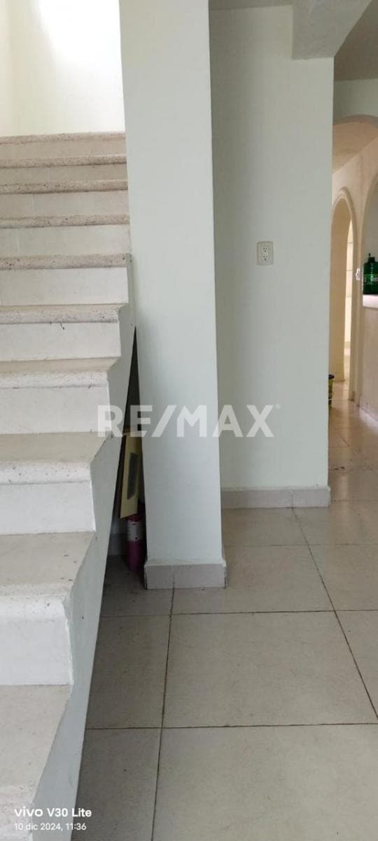 CASA EN RENTA DE DOS PLANTAS EN AVENIDA CÁMARA DE COMERCIO