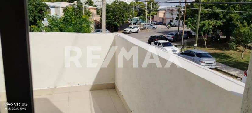 CASA EN RENTA DE DOS PLANTAS EN AVENIDA CÁMARA DE COMERCIO