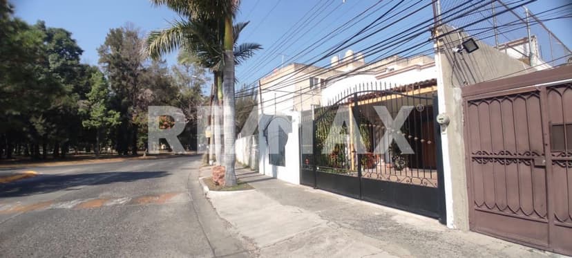 Casa Comercial en Venta en Bosques de La Victoria