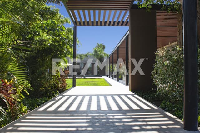 CASA EN VENTA EN PRIVADA RESIDENCIAL EN ZONA COUNTRY