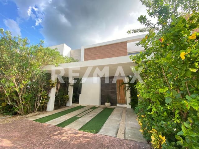 Casa Amueblada en Renta en privada Risco de Residencial Altozano, Mérida,Yucatán