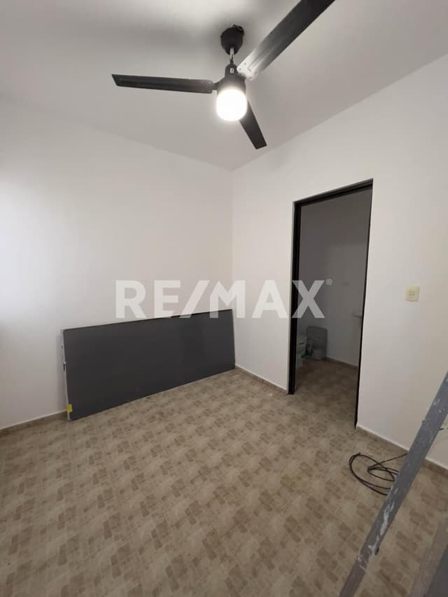 Casa en venta LA REJOYADA, recamára planta baja y alberca