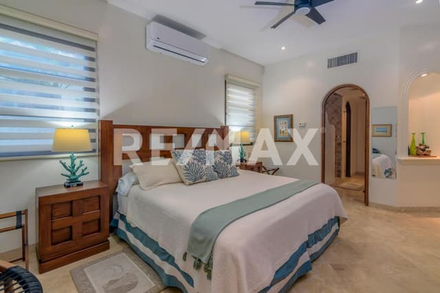 CASA EN VENTA FRENTE AL MAR LOS CABOS