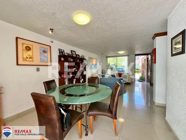 Venta de casa en fraccionamiento, Lomas de la Selva, Cuernavaca, Morelos...Clave 5395