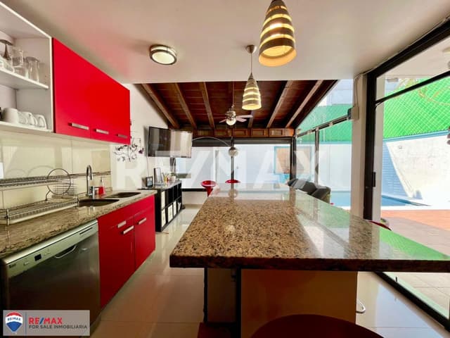 Venta de casa en fraccionamiento, Lomas de la Selva, Cuernavaca, Morelos...Clave 5395