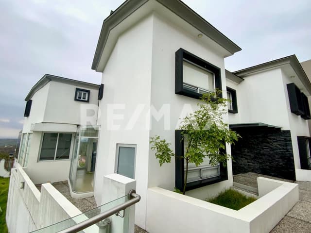 Casa de Lujo en Condado de Sayavedra con Vistas, Jardín y Amplios Espacios