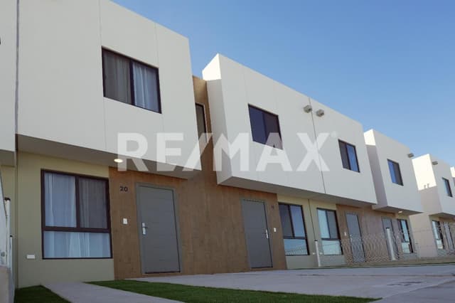 CASA EN VENTA EN RESIDENCIAL ESTANZA, EN COL. OBRERA, TIJUANA.