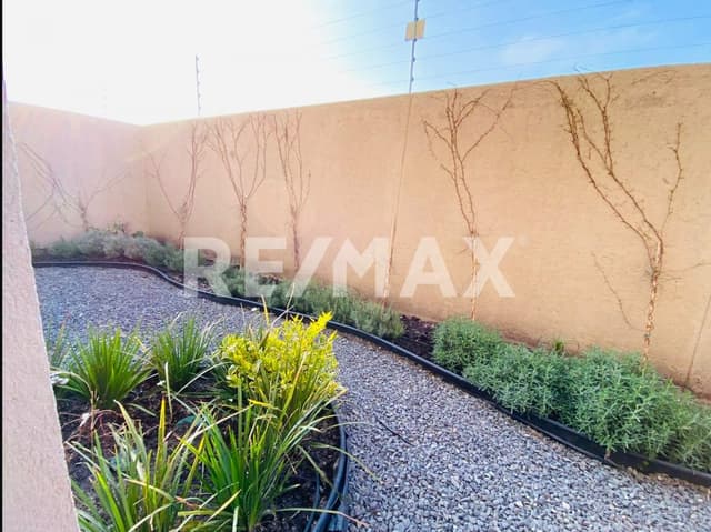 RCR CASA RENTA AMUEBLADA ZAKIA EL MOTIVO