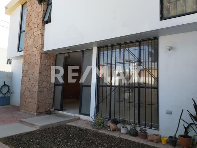 Centrica casa en venta Calle Mascareñas
