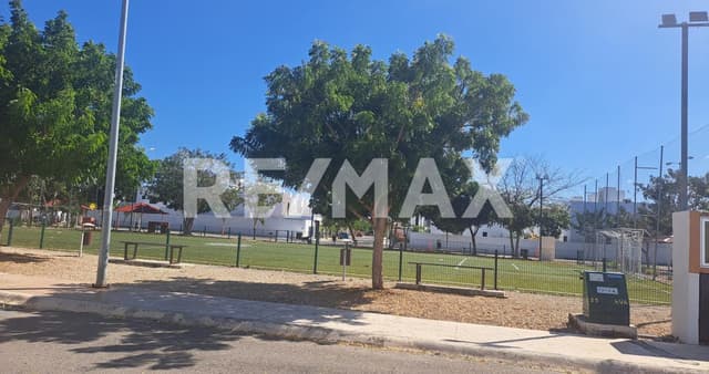 Venta casa sobre avenida en Punta Esmeralda, Chi Chi Suarez, Mérida Yucatán