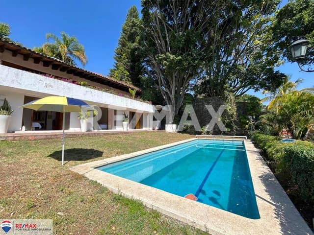 Venta de casa, 5 Recamaras, Fracc. Limoneros, Cuernavaca, Morelos...Clave 5449