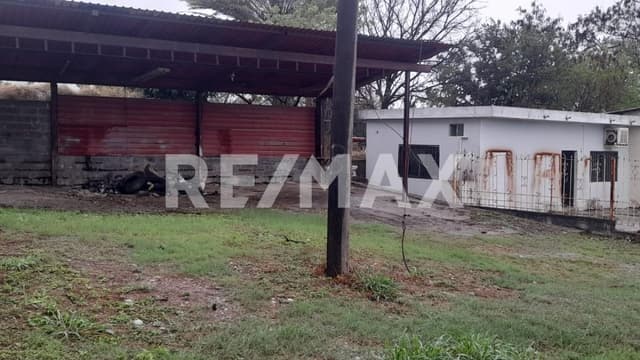 Venta de Terreno Comercial en Montemorelos, N.L.