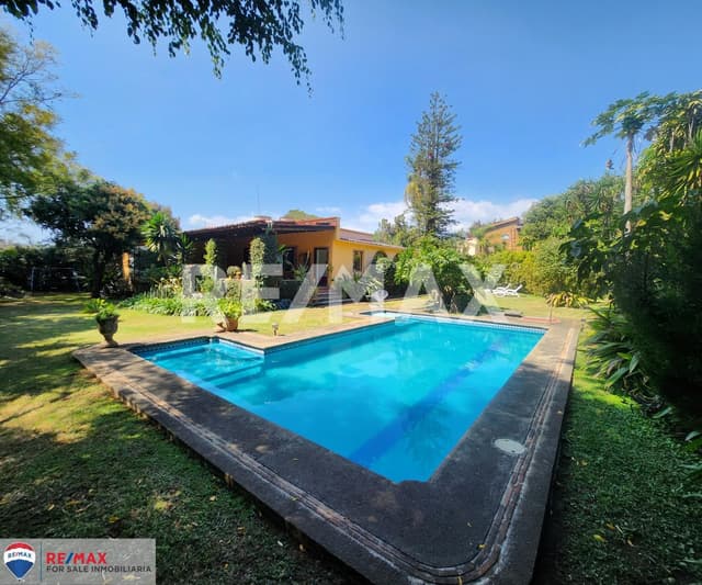Venta de casa un nivel, Col. Bellavista, Cuernavaca, Morelos...Clave 5455