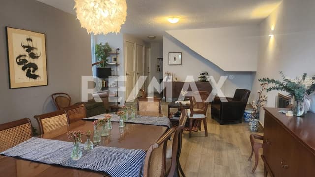 Casa dividida en 2 viviendas independientes en venta en Las Águilas