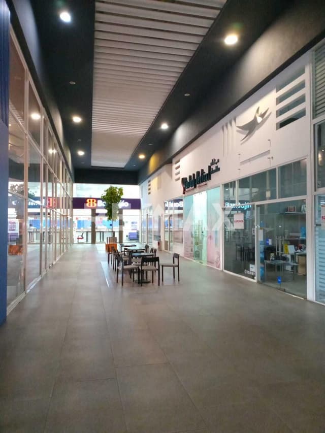 Local Comercial en Renta, Plaza Mayor, Leona Vicario, Metepec, Estado de México.