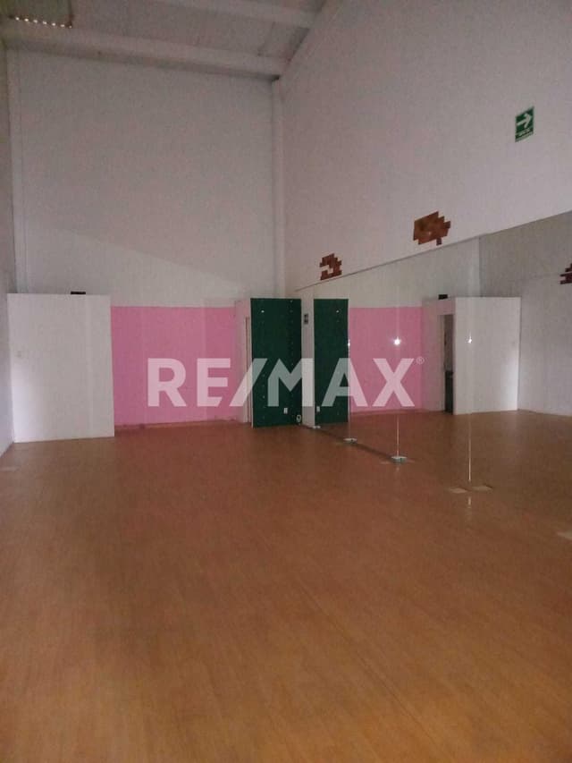 Local Comercial en Renta, Plaza Mayor, Leona Vicario, Metepec, Estado de México.