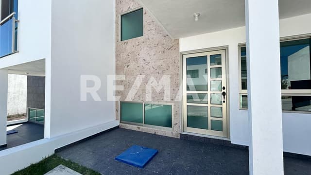 CASA EN VENTA FRACCIONAMIENTO CAPITAL SUR, COTO DUBLÍN.