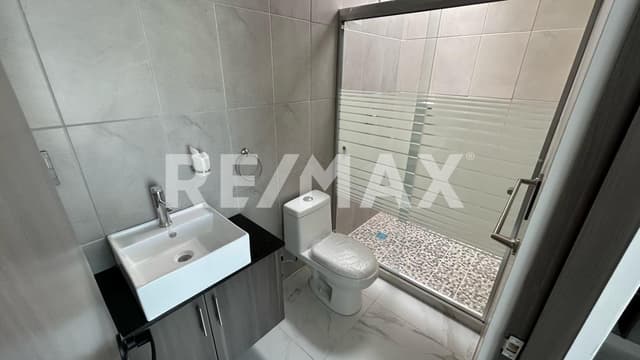 CASA EN VENTA FRACCIONAMIENTO CAPITAL SUR, COTO DUBLÍN.