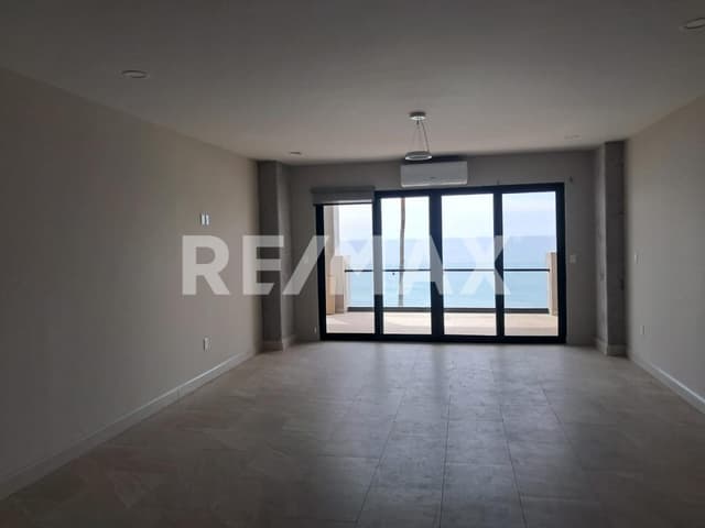 CASA CONDOMINIO FRENTE AL MAR EN ROSARITO 